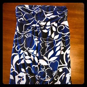 Sleeveless floral print shirt